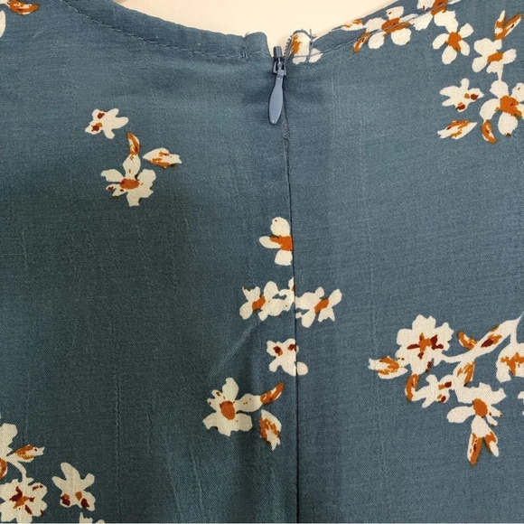 Faithfull the Brand Chloe Corn Flower Midi Dress 2 - Picture 12 of 15